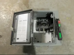 1494g-bf3n Allen-bradley New Enclosed Safety Disconnect Switch 600v 30amp