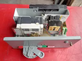 2413b-7exxx-37ca-98x Allen-bradley 6 Inch Mcc Bucket C 2 Hp 480v 3p #2
