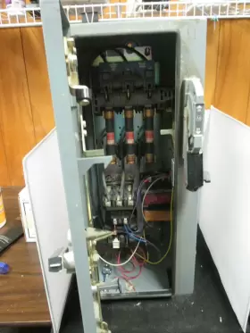 512-bdcd-24 Allen-bradley Ser.d Combination Starter Motor Control 512-bdcd-24 Allen-bradley Ser.d Combination Starter Motor Control