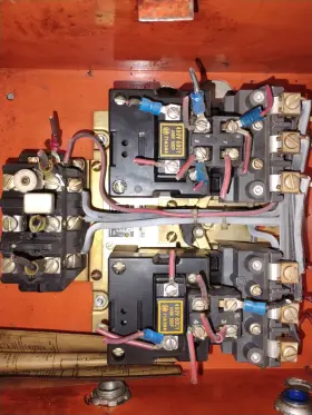 Allen-bradley 7a298 Ab Reversing Starter With Control Buttons 480v 60cy