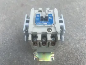 Cn15gn3 Cutler Hammer Eaton Cutler-hammer Industrial Contactor Nema 2 - 45-amp 120v Coil