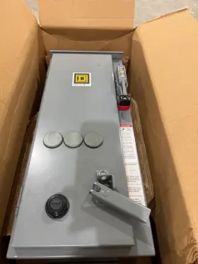 Square D 8538sca21v81ff4h30t New 3r Size 1 120v Coil 3 Phase Non Fused Combination Motor Starter