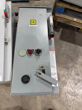 Square D 8538sca44v81cff4p51tx11 New Size 1 120v Coil 3 Phase Fused Combination Motor Starter ###3