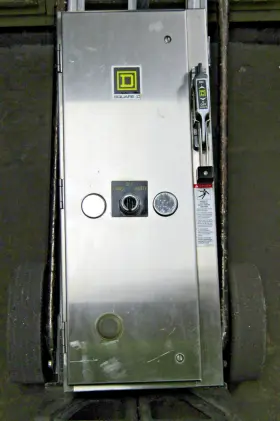 8538sdw34v81ff4t Square D Size 2 S.s. Fused Combination Motor Starter 60 Amp 600 Vac 25 Hp 3