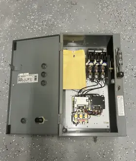 8738scg12v02s Square D Enclosed Combination Starter 3p Size 1 600v 10hp 30a