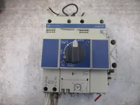 Lb1-lb03p06 Telemecanique Ld5-lb130 Integral 18 Combination Motor Starter / Used